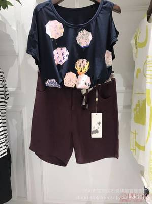 簡約風(fēng)情，品質(zhì)之選 織緣坊品牌折扣女裝批發(fā)解析